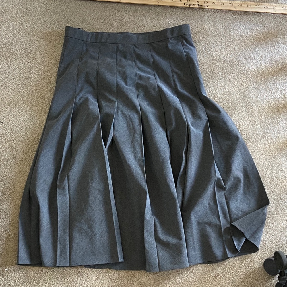 Uniqlo wide pleated skirt